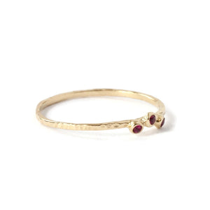 3 Ruby Hammered Ring -R027YG-R, R027RG-R