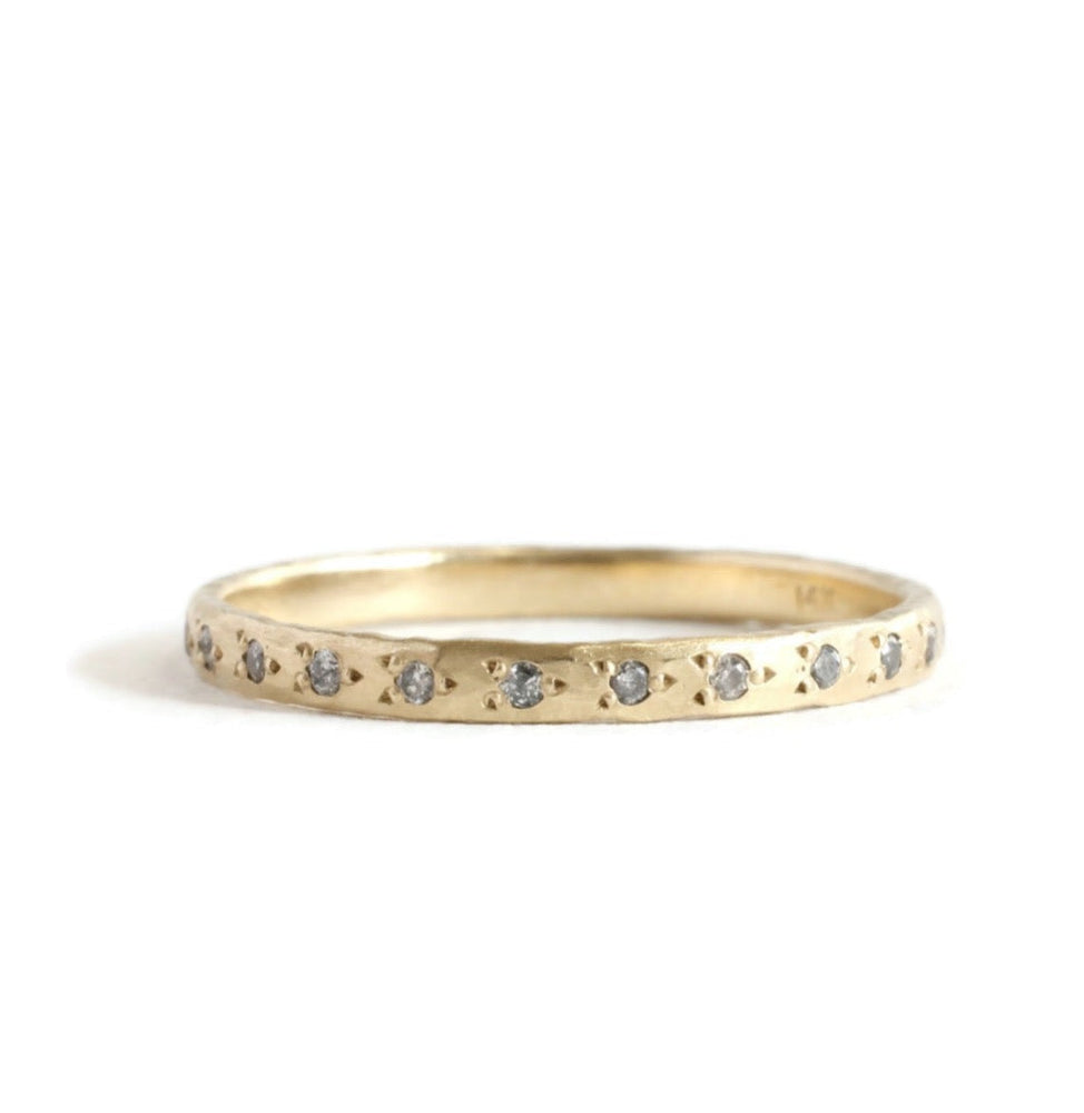 
            
                Load image into Gallery viewer, Gray Diamond 3 bead setting eternity band
            
        